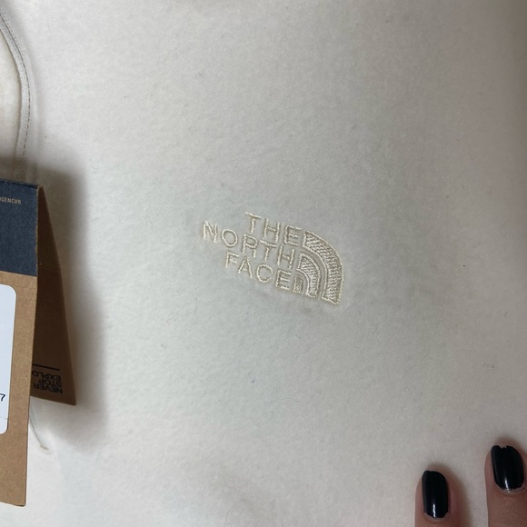 The North Face Fleece Quarter Zip NWT - Picture 4 of 6